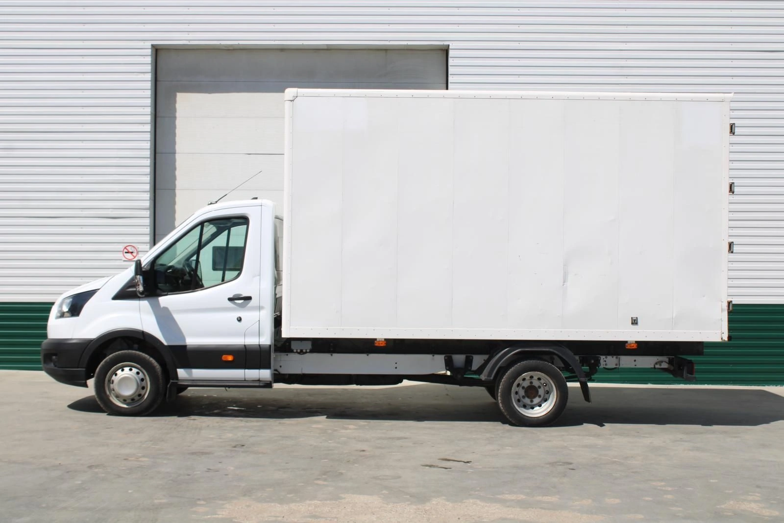 Купить Ford Transit / 2.2 TDCi MT (155 л.с.) / Механическая 100000 км  пробег / белый с пробегом