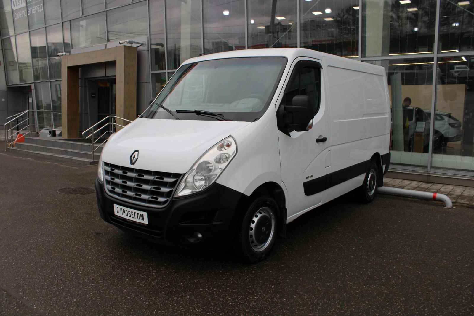 Купить Renault Master / 2.3 DCI FWD MT (125 л.с.) / Механическая 178536 км  пробег / белый с пробегом