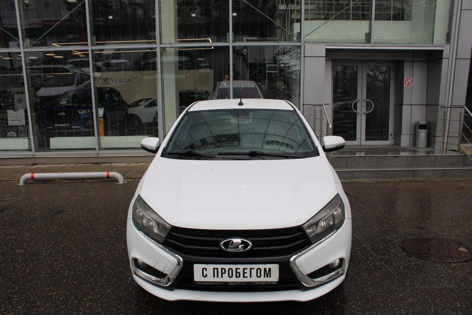 Купить LADA (ВАЗ) Vesta / 1.6 AMT (106 л.с.) / Автомат робот 173000 км  пробег / белый с пробегом