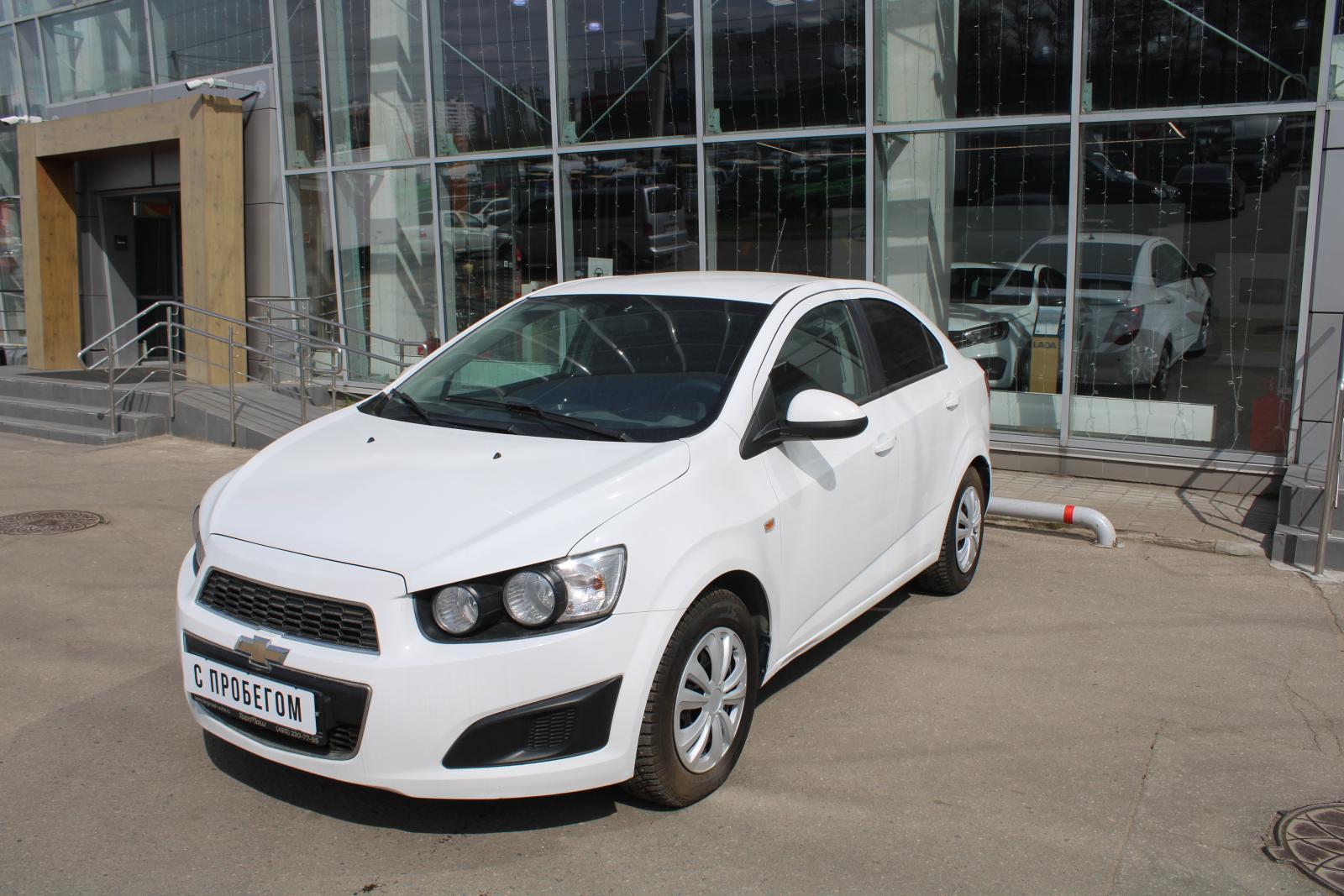 Купить Chevrolet Aveo / 1.6 MT (115 л.с.) / Механическая 130000 км пробег /  Передний / белый с пробегом